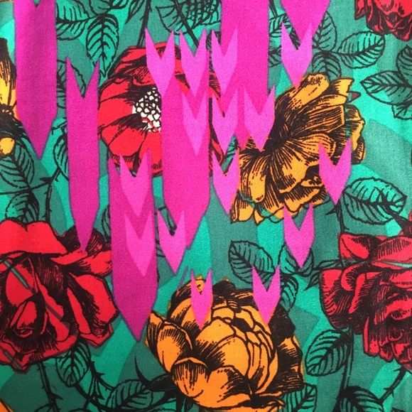 LuLaRoe Tall and Curvy Leggings - Picture 4 of 4